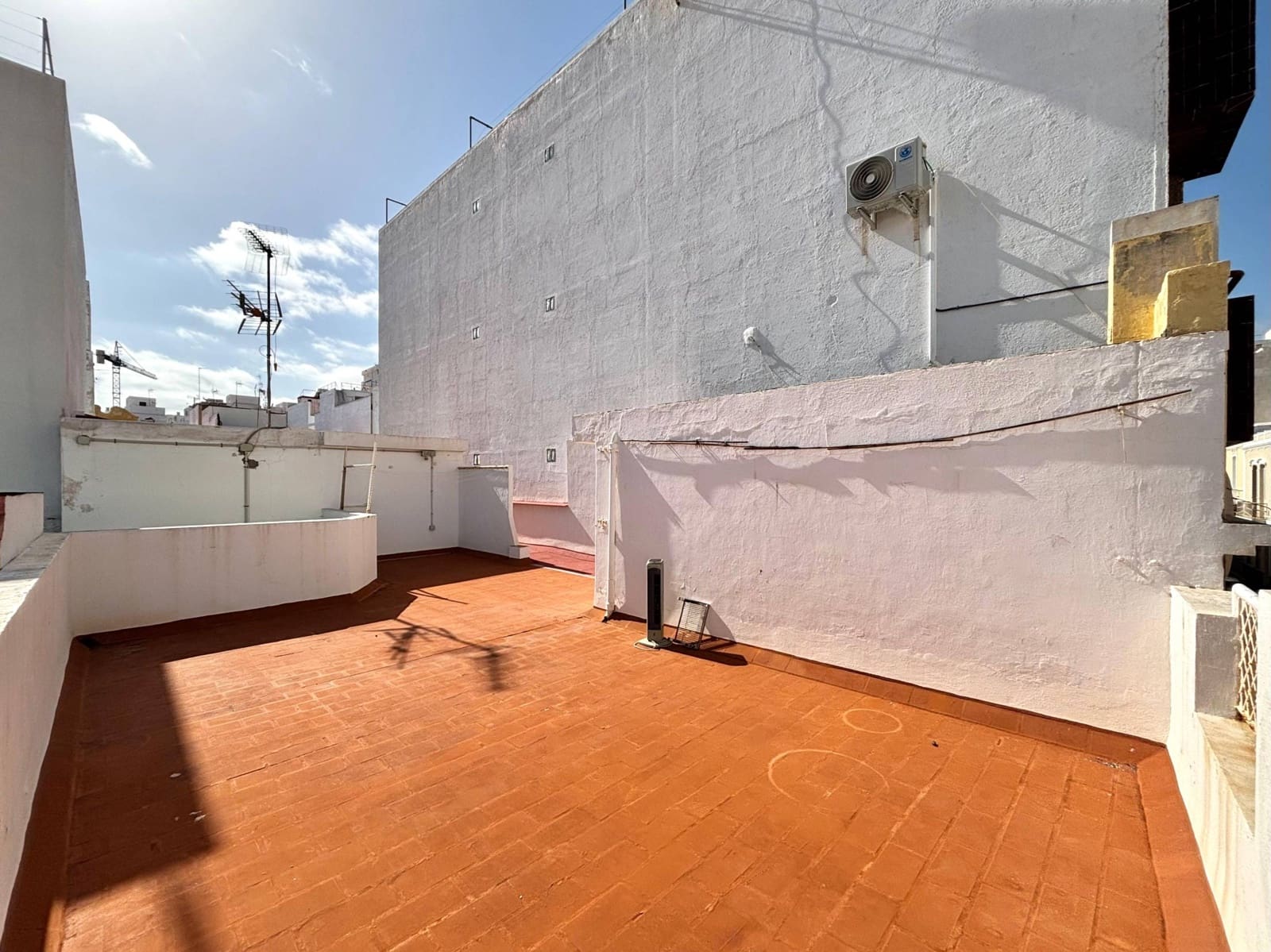 3 soveværelse Lejlighed til leje i Santa Cruz de Tenerife - € 1.100 (Ref: 9446340)