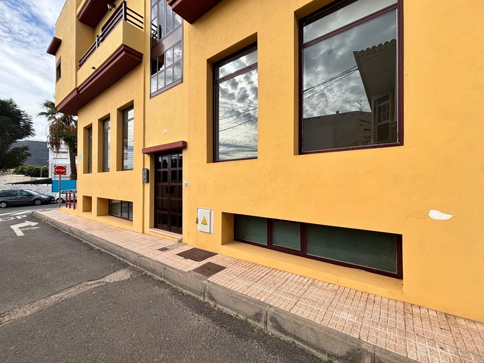 Empresa para arrendar em Guimar - 900 € (Ref: 9446342)