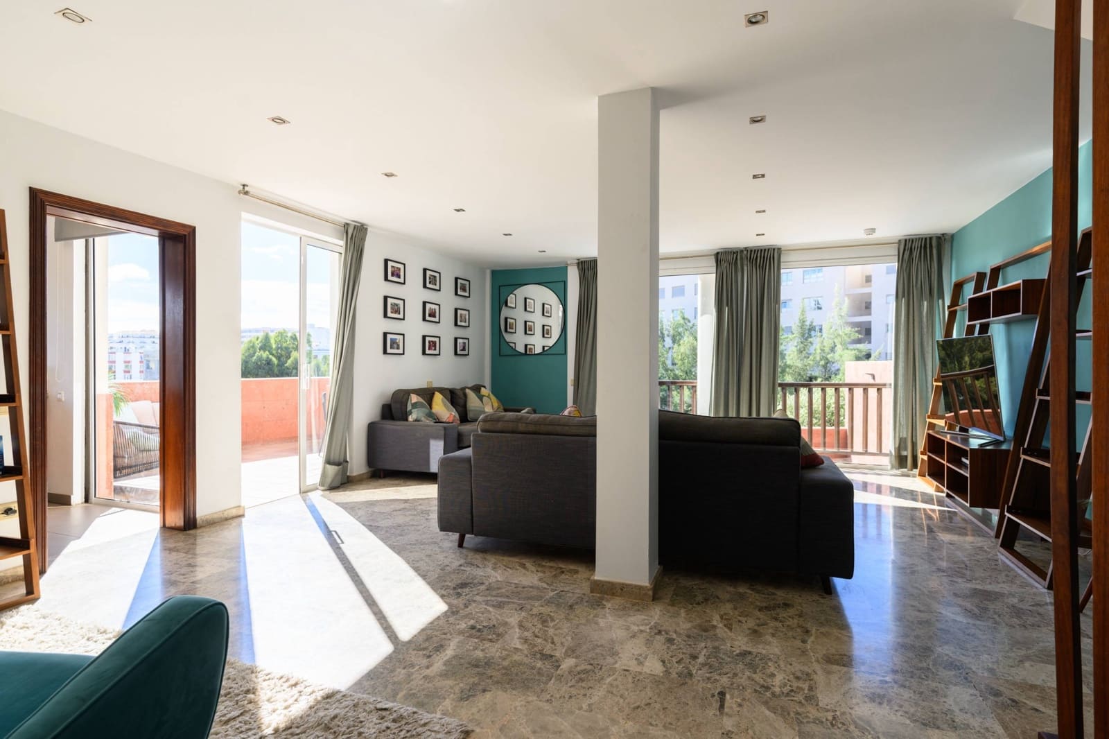 Casa de 5 habitaciones en San Bartolomé de Tirajana en venta - 590.000 € (Ref: 9446343)