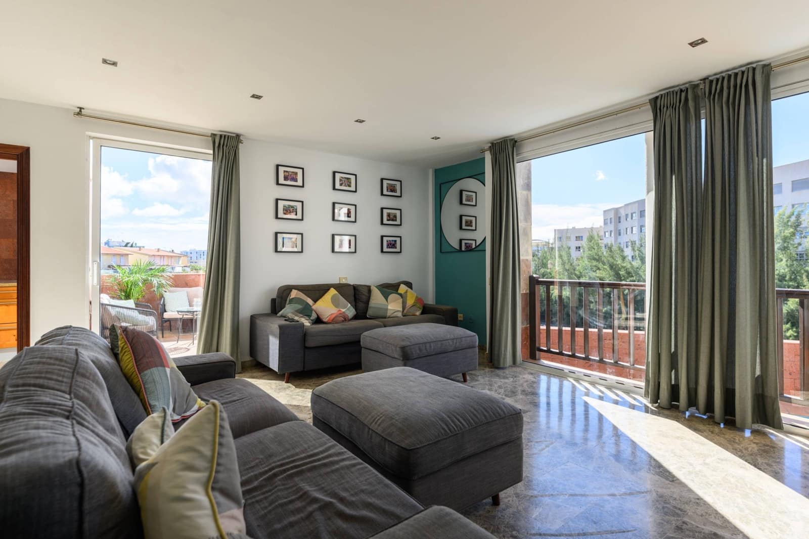 Casa de 5 habitaciones en San Bartolomé de Tirajana en venta - 590.000 € (Ref: 9446343)