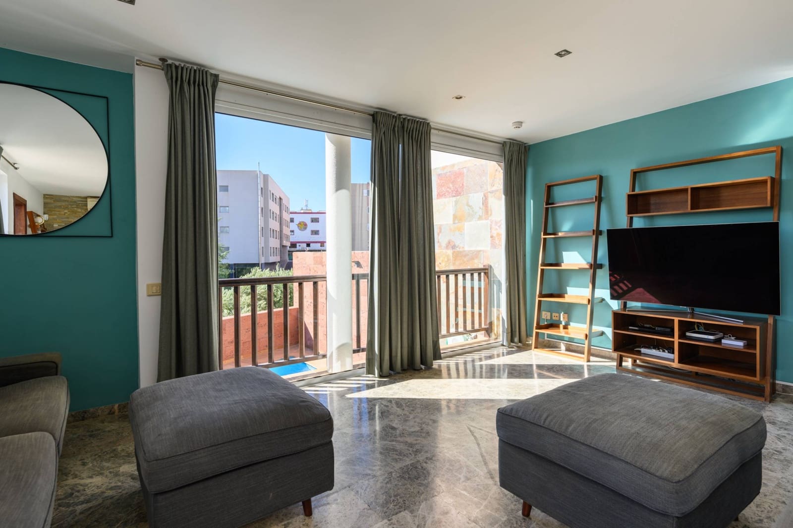 Casa de 5 habitaciones en San Bartolomé de Tirajana en venta - 590.000 € (Ref: 9446343)