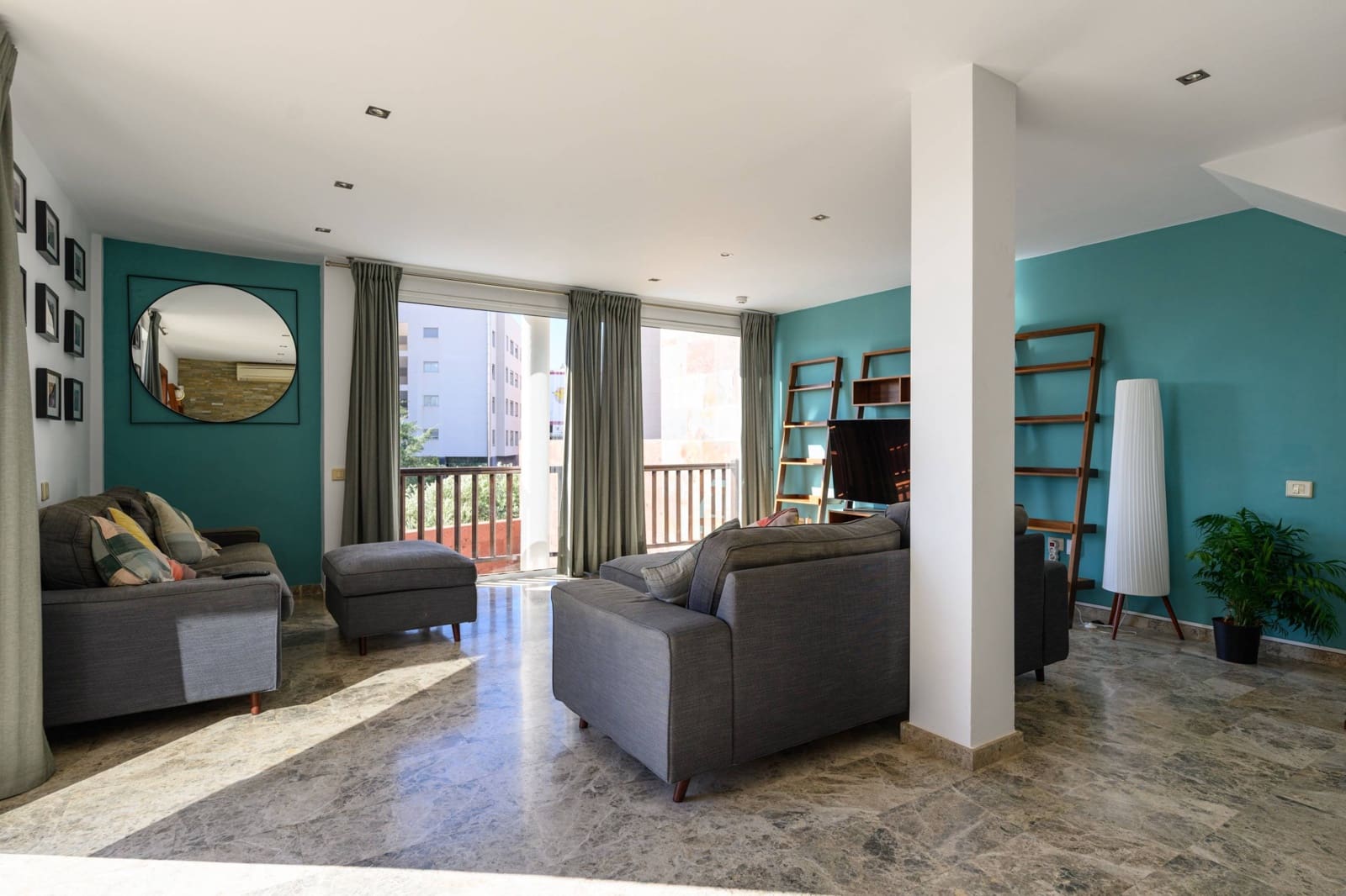 Casa de 5 habitaciones en San Bartolomé de Tirajana en venta - 590.000 € (Ref: 9446343)