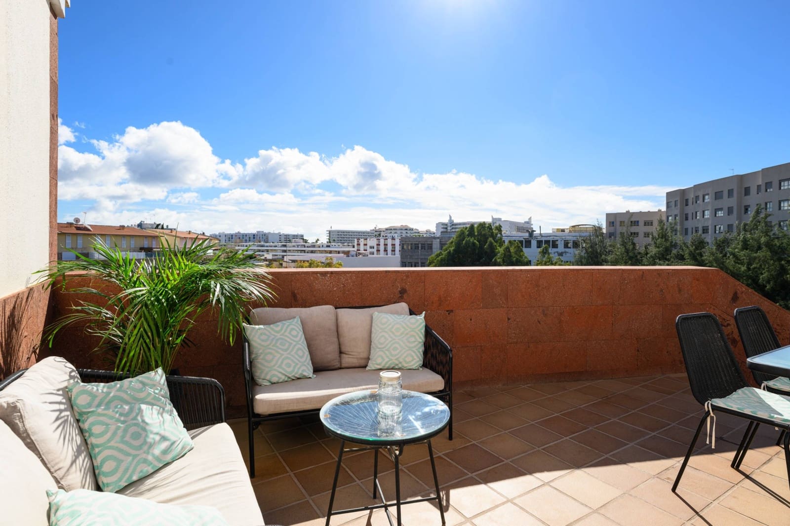 Casa de 5 habitaciones en San Bartolomé de Tirajana en venta - 590.000 € (Ref: 9446343)