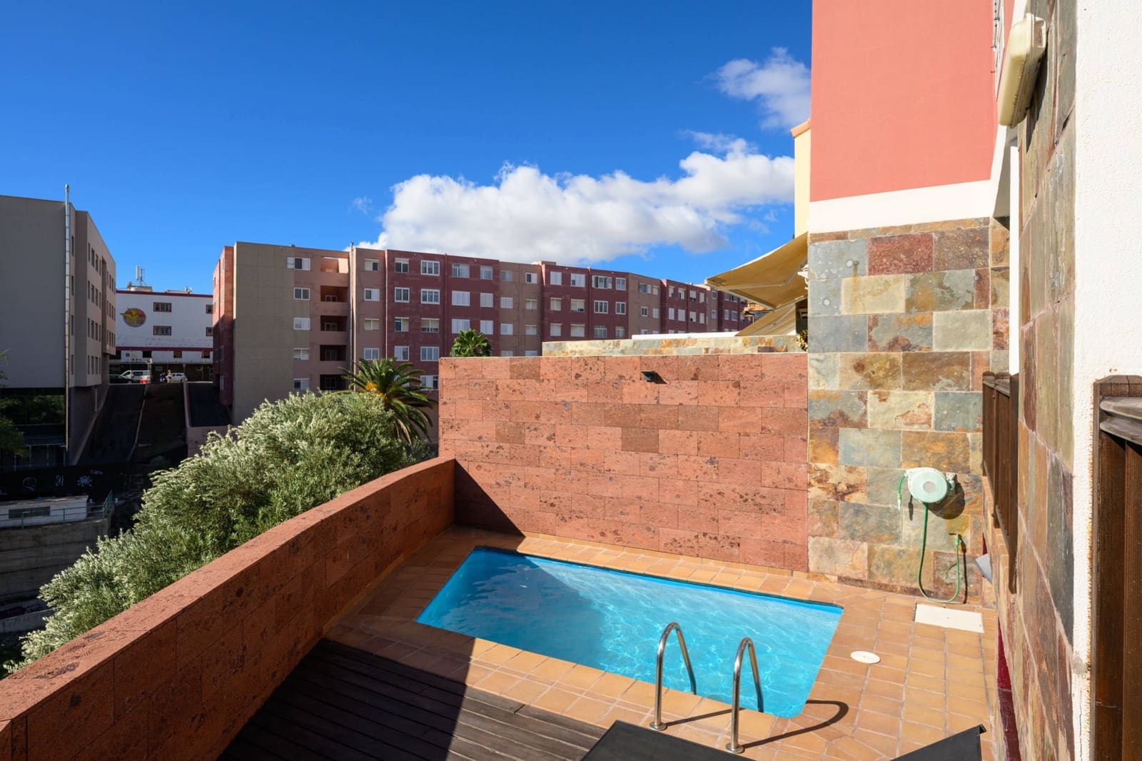 Casa de 5 habitaciones en San Bartolomé de Tirajana en venta - 590.000 € (Ref: 9446343)