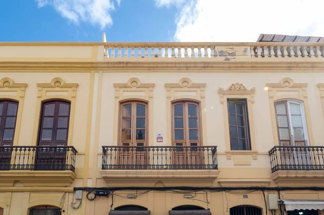 Ático de 5 habitaciones en Vegueta, Las Palmas de Gran Canaria en venta - 420.000 € (Ref: 9449189)