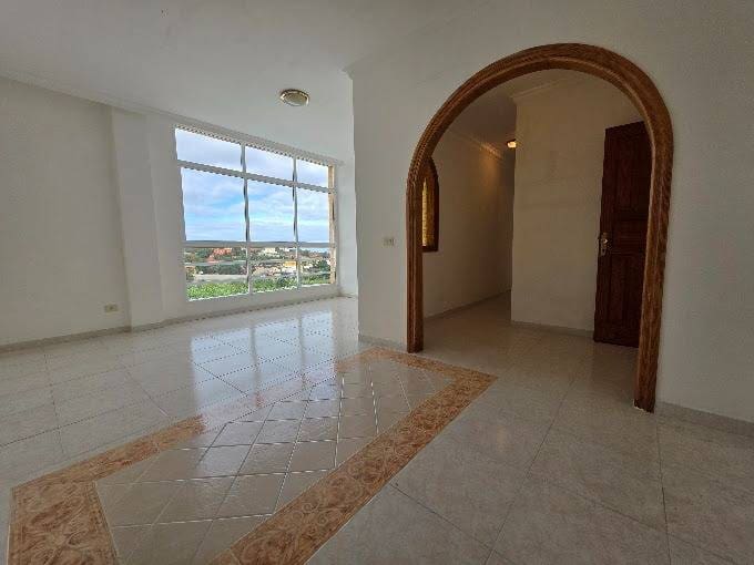 3 slaapkamer Flat te koop in Arucas met garage - € 160.000 (Ref: 9452133)