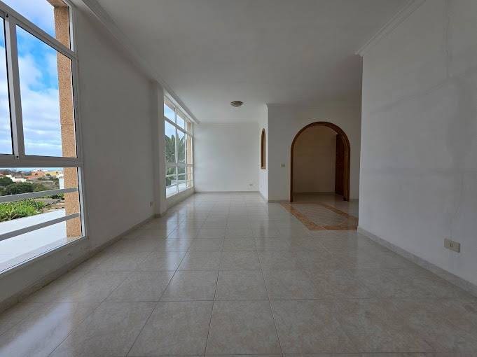 3 slaapkamer Flat te koop in Arucas met garage - € 160.000 (Ref: 9452133)