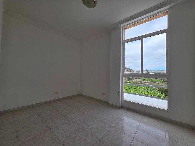 3 slaapkamer Flat te koop in Arucas met garage - € 160.000 (Ref: 9452133)