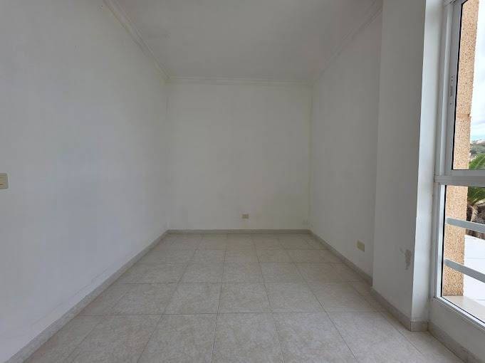 3 slaapkamer Flat te koop in Arucas met garage - € 160.000 (Ref: 9452133)