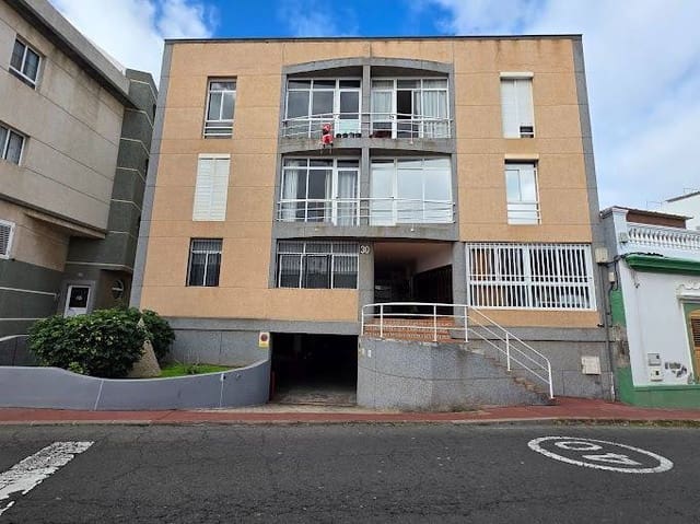 3 slaapkamer Flat te koop in Arucas met garage - € 160.000 (Ref: 9452133)