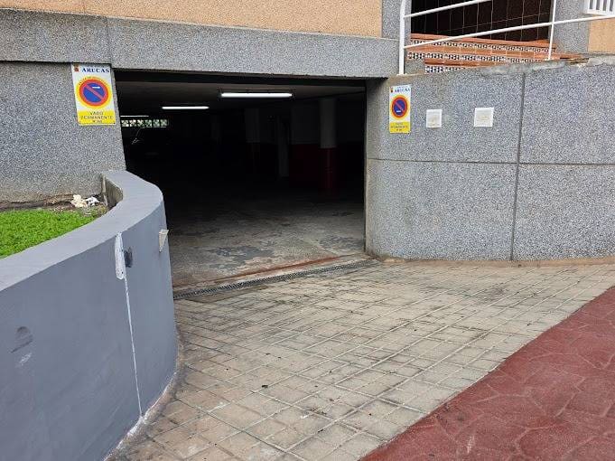 3 slaapkamer Flat te koop in Arucas met garage - € 160.000 (Ref: 9452133)