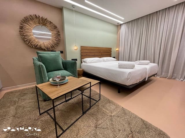 15 quarto Comercial para venda em Isleta, Las Palmas de Gran Canaria - 3 500 000 € (Ref: 9465763)