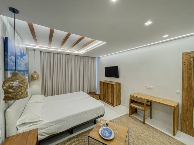 15 soveværelse Erhverv til salg i Isleta, Las Palmas de Gran Canaria - € 3.500.000 (Ref: 9465763)