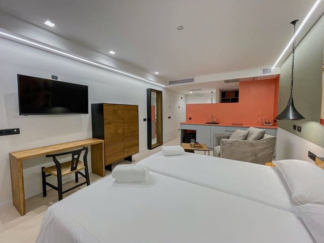 15 soveværelse Erhverv til salg i Isleta, Las Palmas de Gran Canaria - € 3.500.000 (Ref: 9465763)