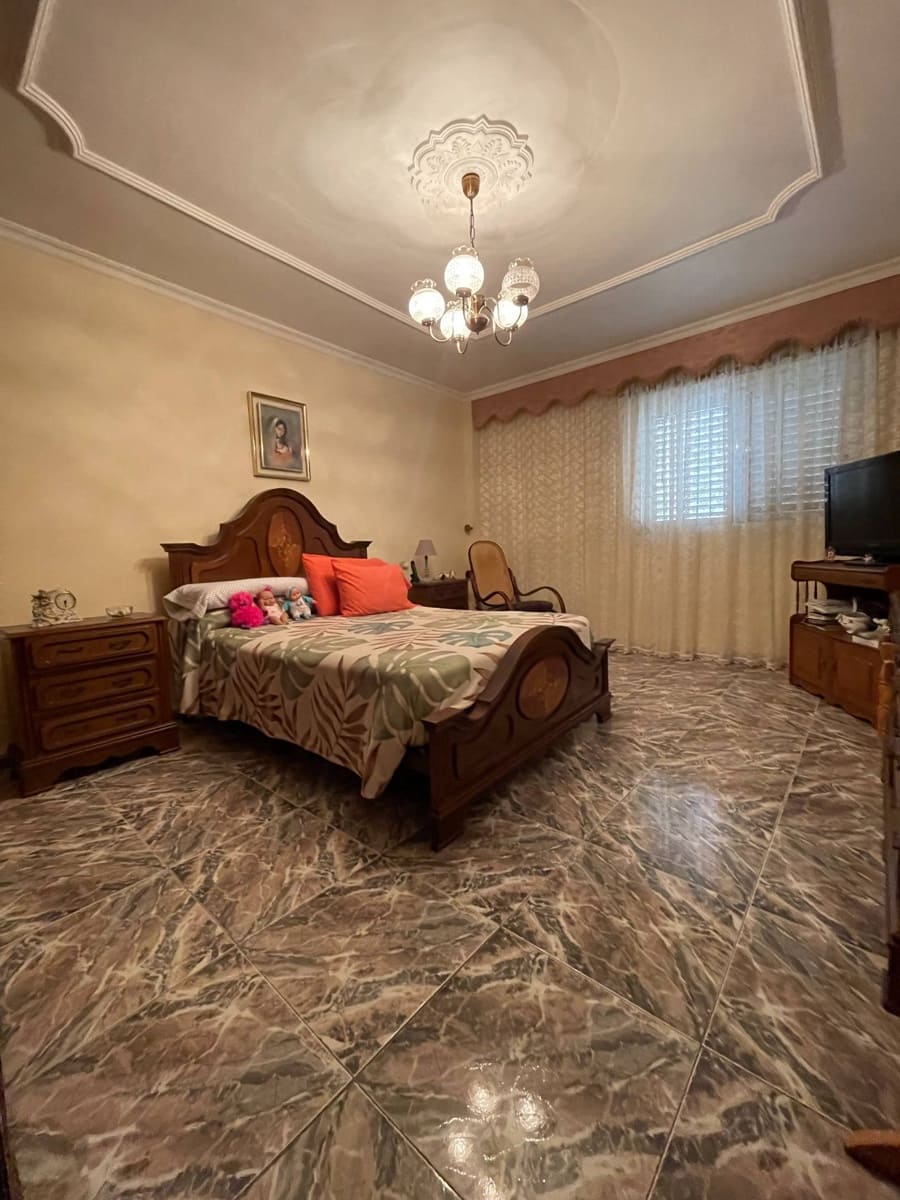 3 bedroom Flat for sale in Telde - € 150,000 (Ref: 9470377)