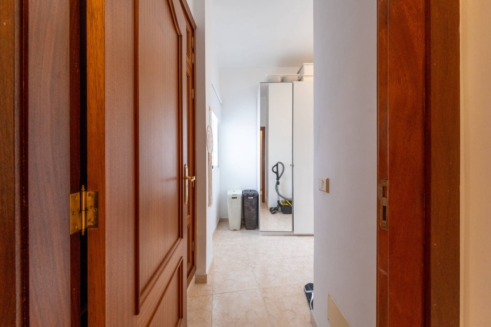 4 bedroom Apartment for sale in Las Palmas de Gran Canaria with garage - € 265,000 (Ref: 9474203)