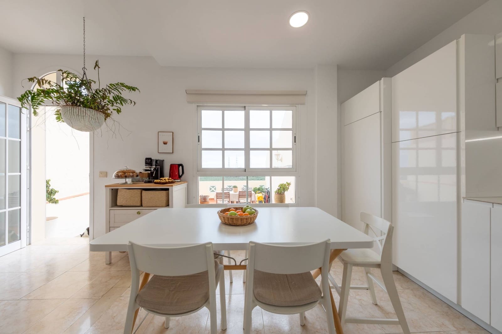 4 bedroom Apartment for sale in Las Palmas de Gran Canaria with garage - € 265,000 (Ref: 9474203)