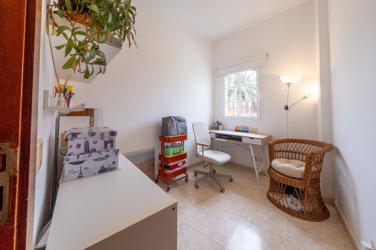 4 bedroom Apartment for sale in Las Palmas de Gran Canaria with garage - € 265,000 (Ref: 9474203)