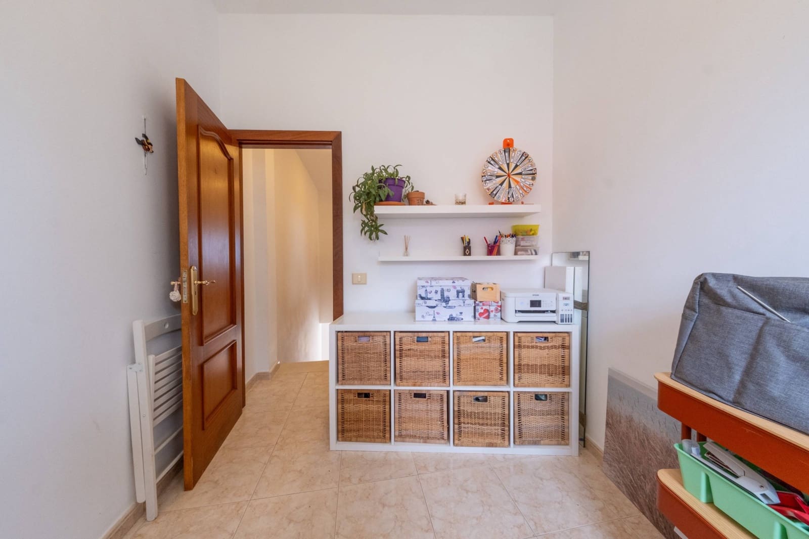 4 bedroom Apartment for sale in Las Palmas de Gran Canaria with garage - € 265,000 (Ref: 9474203)