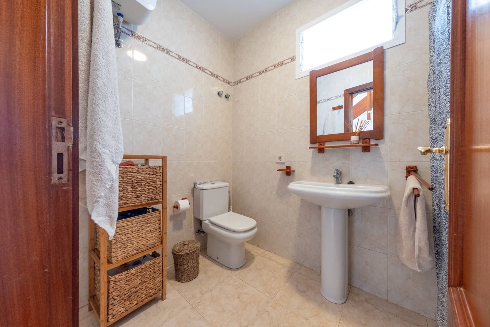 4 bedroom Apartment for sale in Las Palmas de Gran Canaria with garage - € 265,000 (Ref: 9474203)