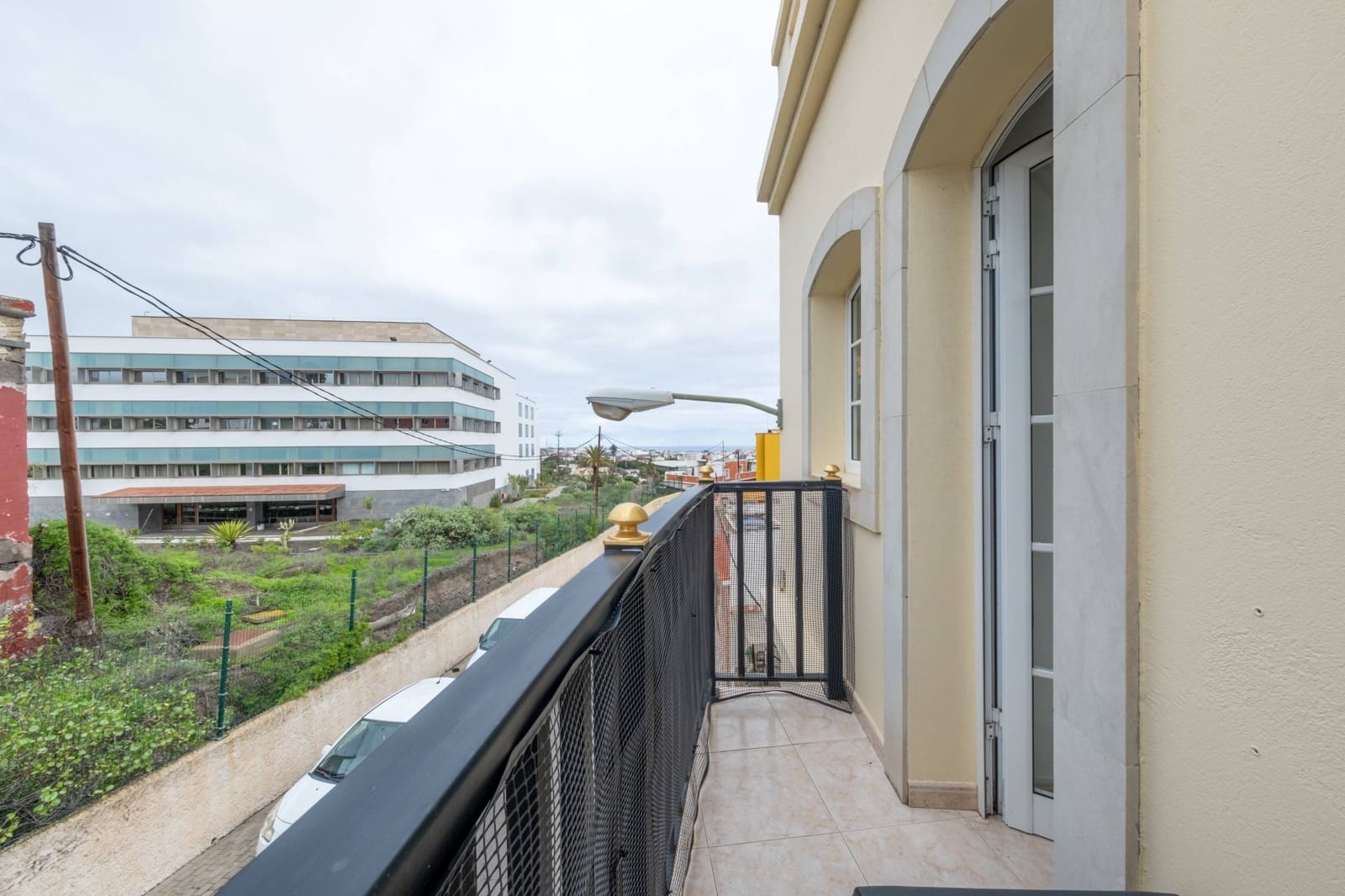 4 bedroom Apartment for sale in Las Palmas de Gran Canaria with garage - € 265,000 (Ref: 9474203)