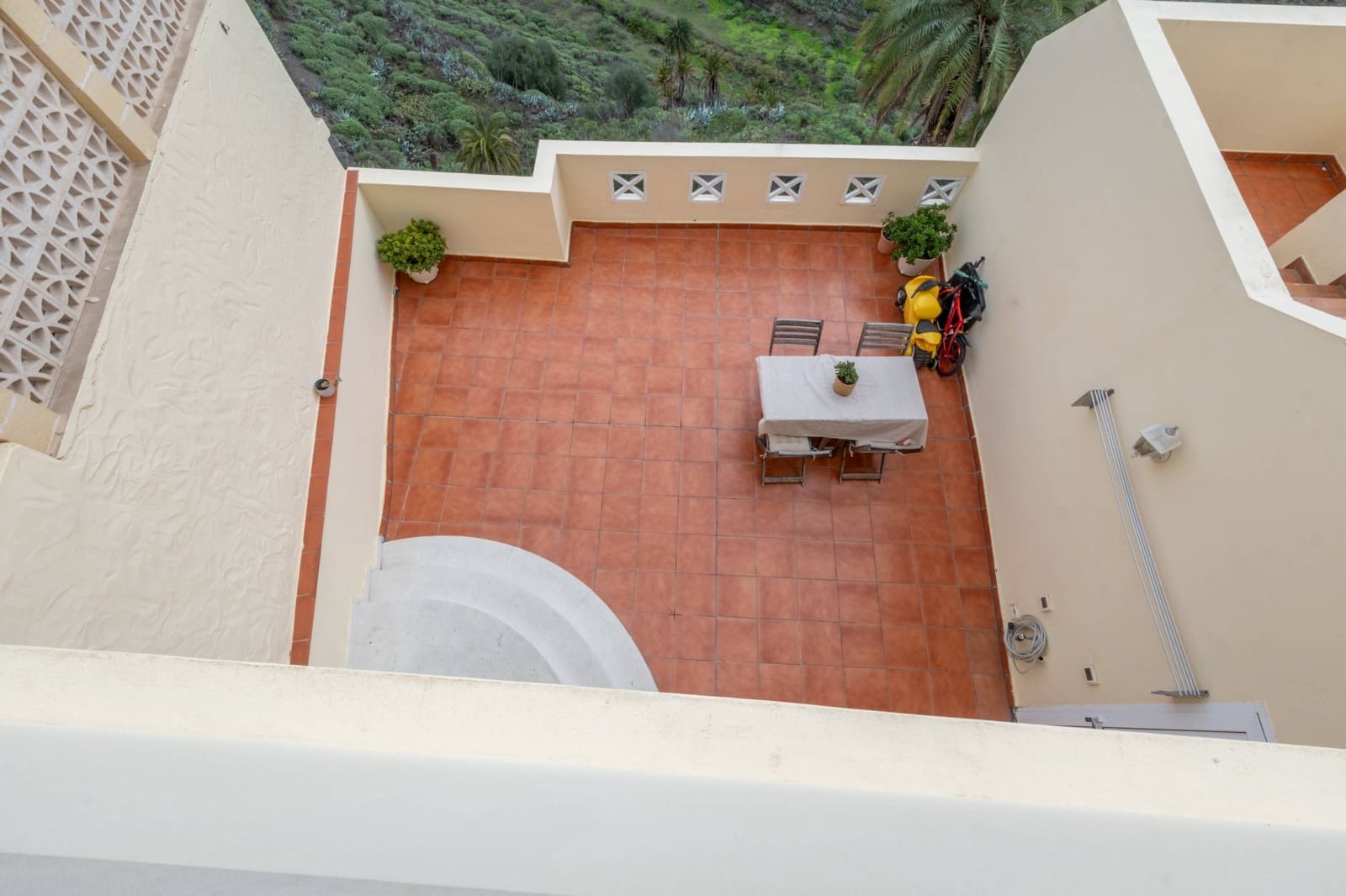 4 bedroom Apartment for sale in Las Palmas de Gran Canaria with garage - € 265,000 (Ref: 9474203)