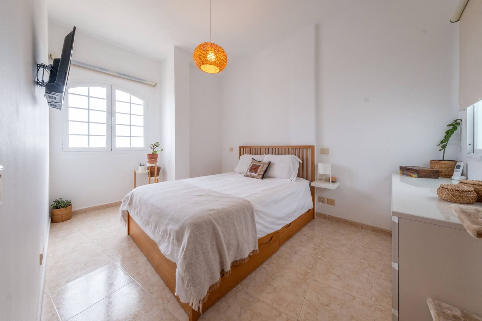 4 bedroom Apartment for sale in Las Palmas de Gran Canaria with garage - € 265,000 (Ref: 9474203)