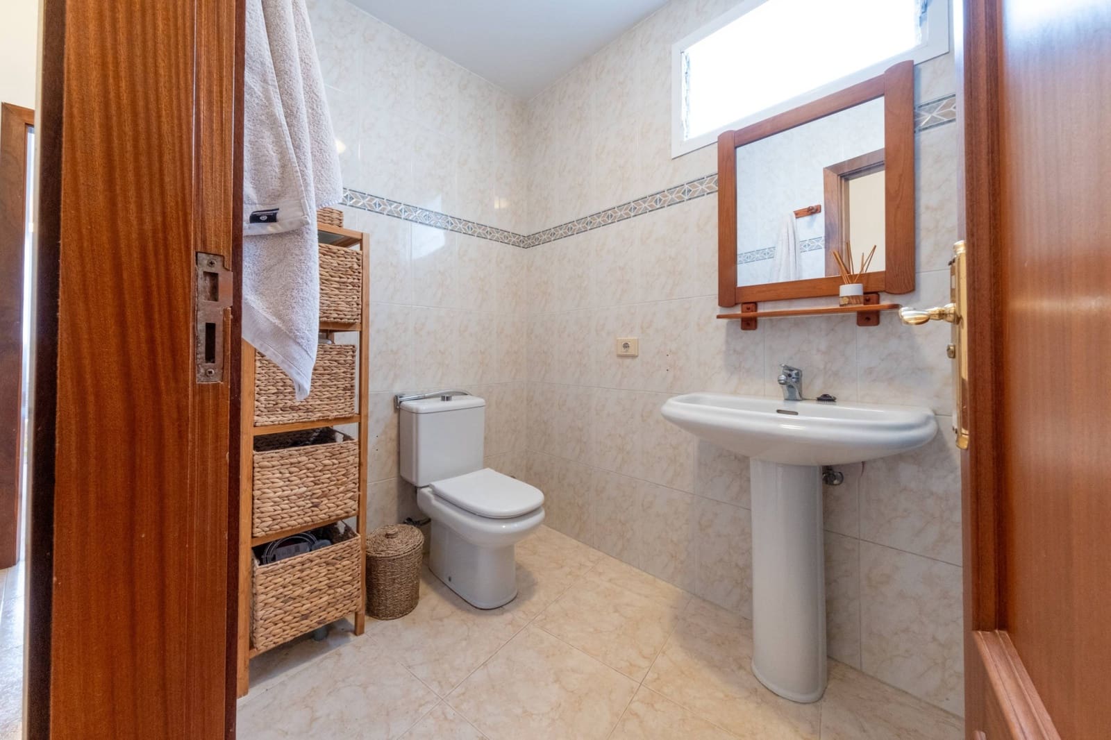 4 bedroom Apartment for sale in Las Palmas de Gran Canaria with garage - € 265,000 (Ref: 9474203)