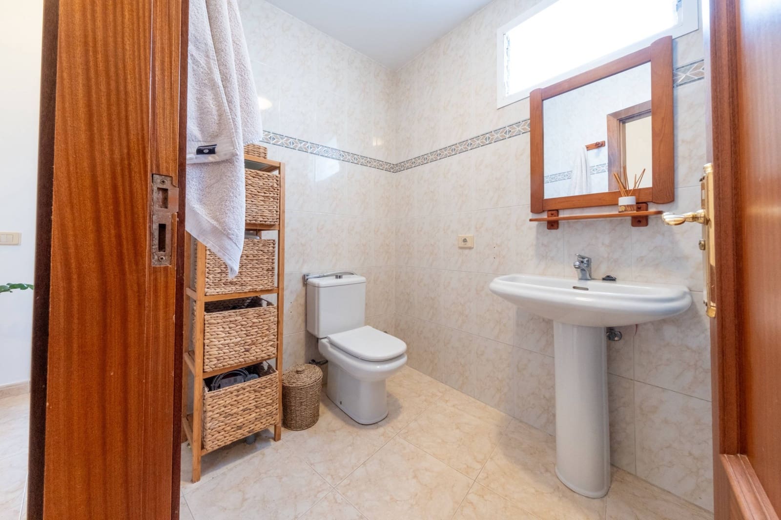 4 bedroom Apartment for sale in Las Palmas de Gran Canaria with garage - € 265,000 (Ref: 9474203)