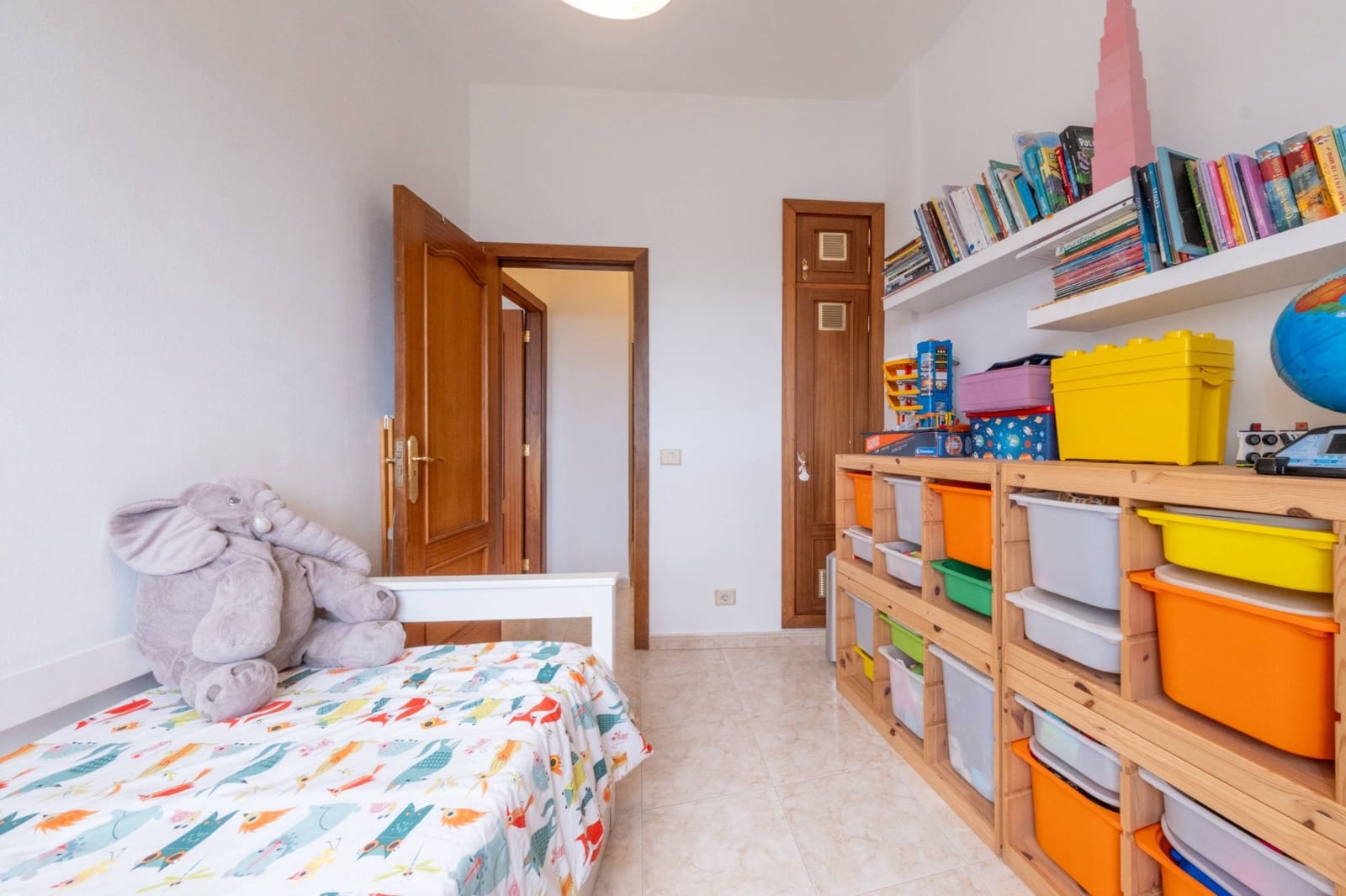 4 bedroom Apartment for sale in Las Palmas de Gran Canaria with garage - € 265,000 (Ref: 9474203)