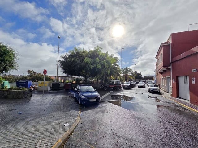 Kaupallinen myytävänä paikassa Tamaraceite, Las Palmas de Gran Canaria - 149 000 € (Ref: 9491454)