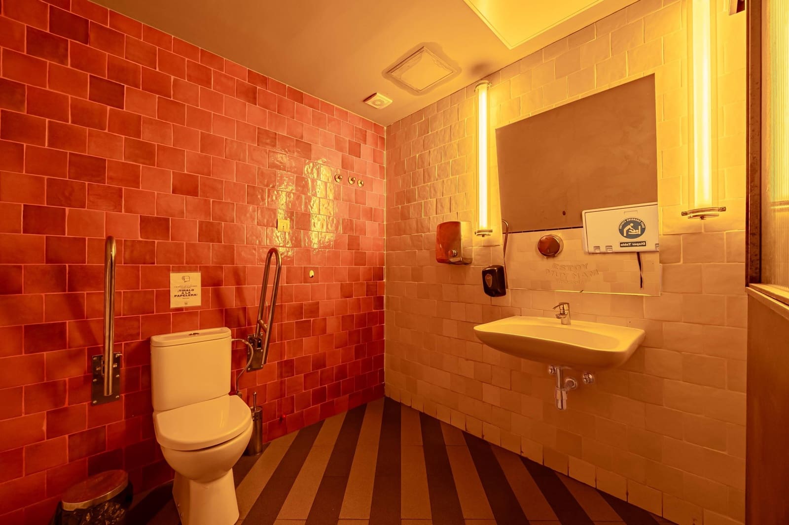 Local Comercial en Las Palmas de Gran Canaria en venta - 2.800.000 € (Ref: 9497703)