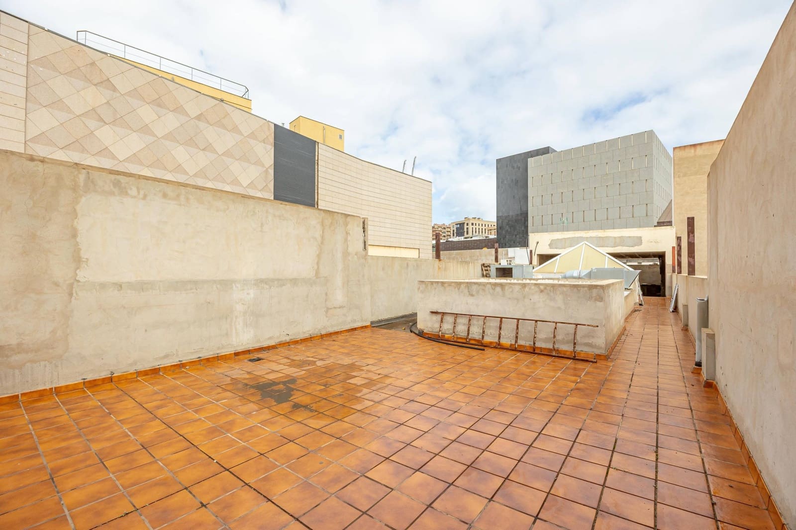 Local Comercial en Las Palmas de Gran Canaria en venta - 2.800.000 € (Ref: 9497703)