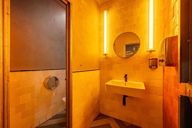 Gewerbe zu verkaufen in Vegueta, Las Palmas de Gran Canaria - 2.300.000 € (Ref: 9497703)