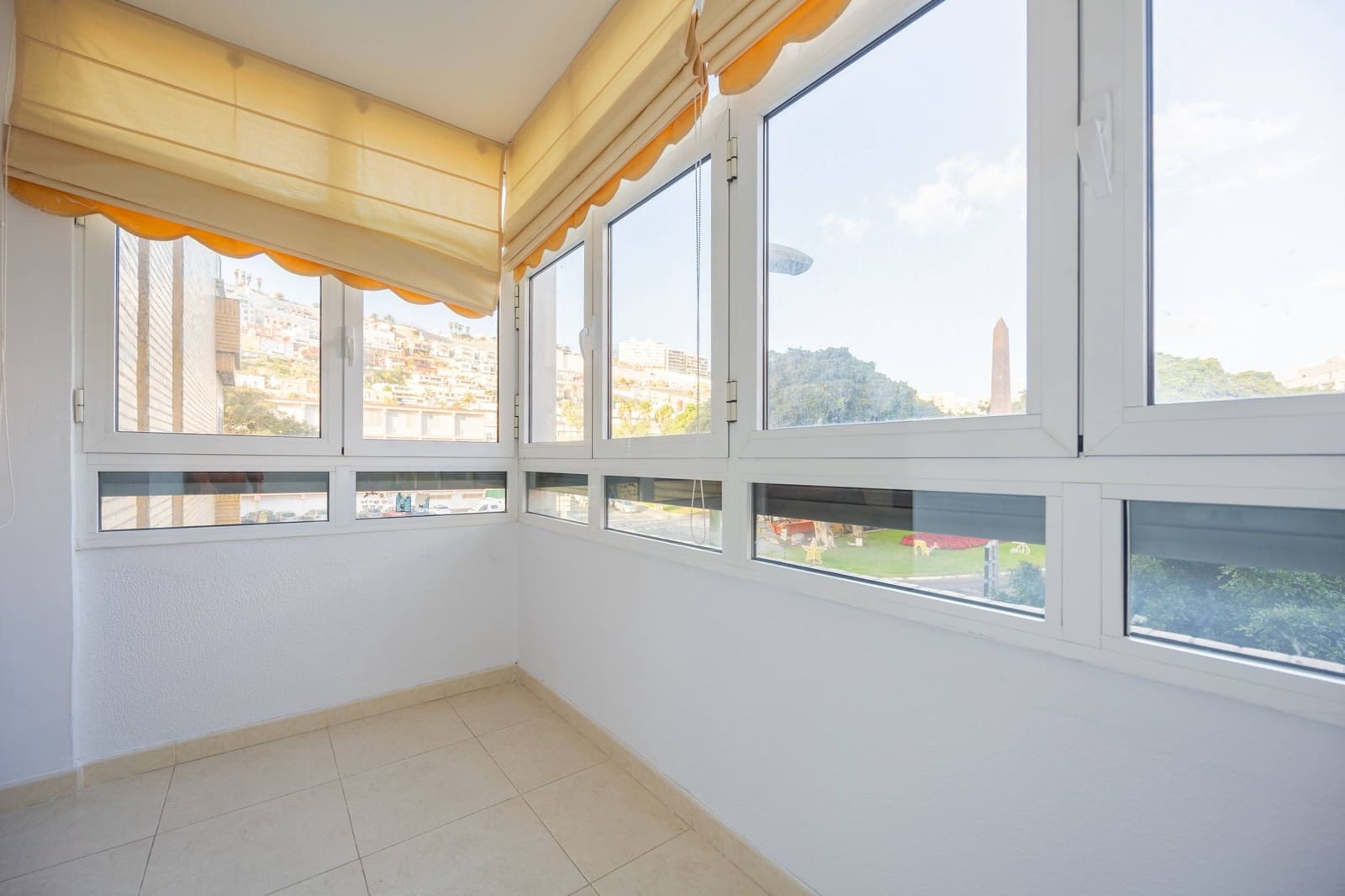 3 slaapkamer Flat te koop in Las Palmas de Gran Canaria met garage - € 375.000 (Ref: 9502372)