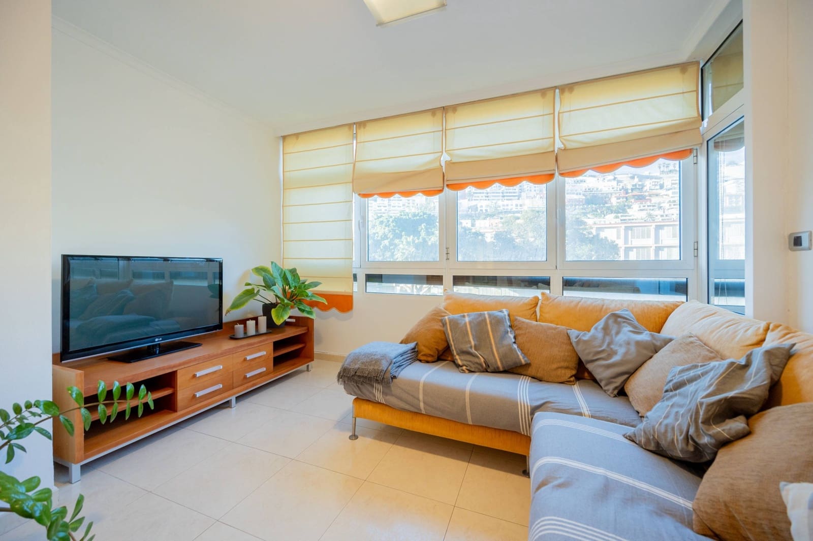 3 slaapkamer Flat te koop in Las Palmas de Gran Canaria met garage - € 375.000 (Ref: 9502372)