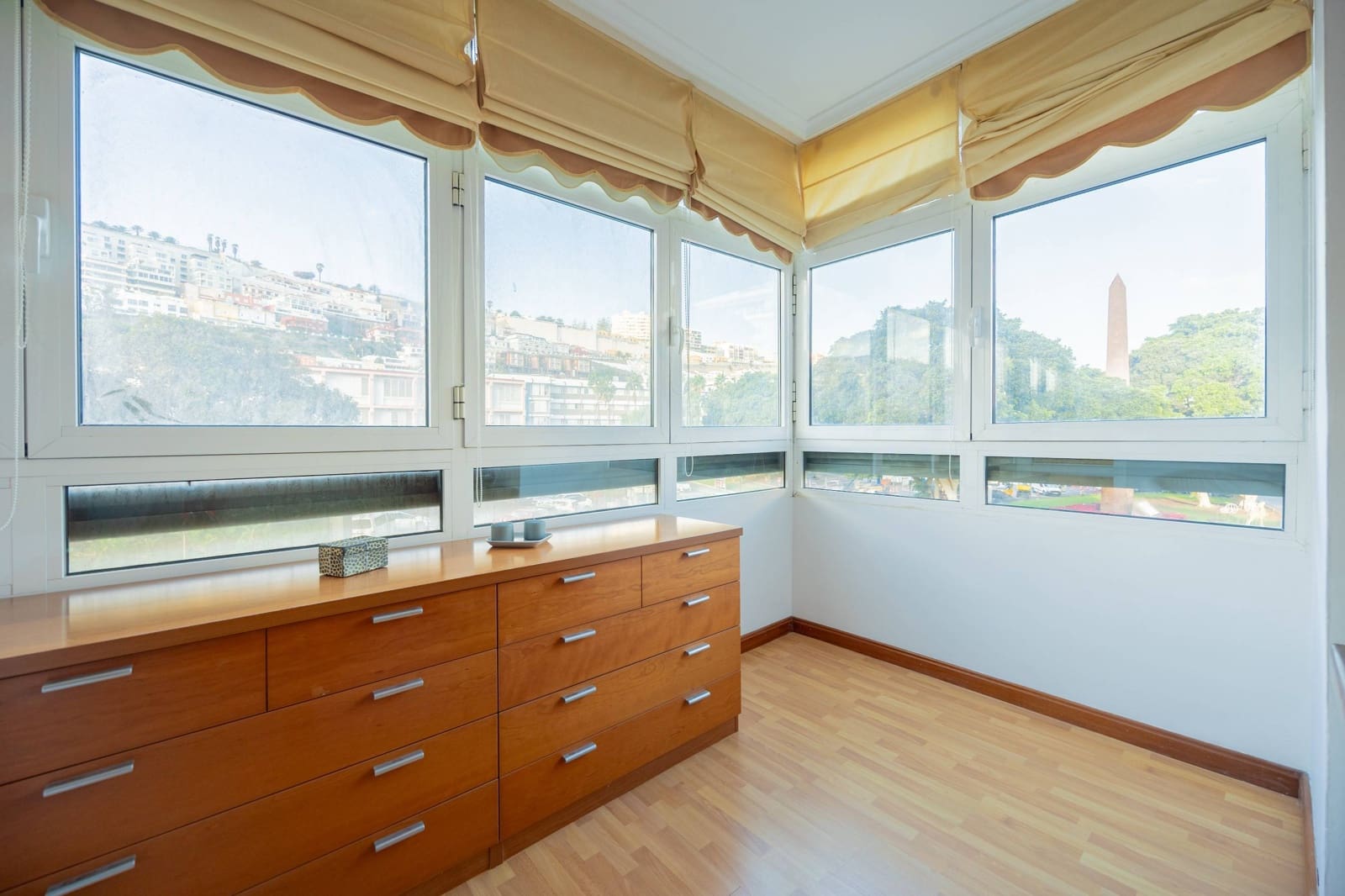 3 slaapkamer Flat te koop in Las Palmas de Gran Canaria met garage - € 375.000 (Ref: 9502372)