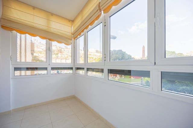 3 quarto Apartamento para venda em Las Palmas de Gran Canaria com garagem - 375 000 € (Ref: 9502372)