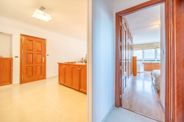 3 Zimmer Wohnung zu verkaufen in Las Palmas de Gran Canaria mit Garage - 375.000 € (Ref: 9502372)