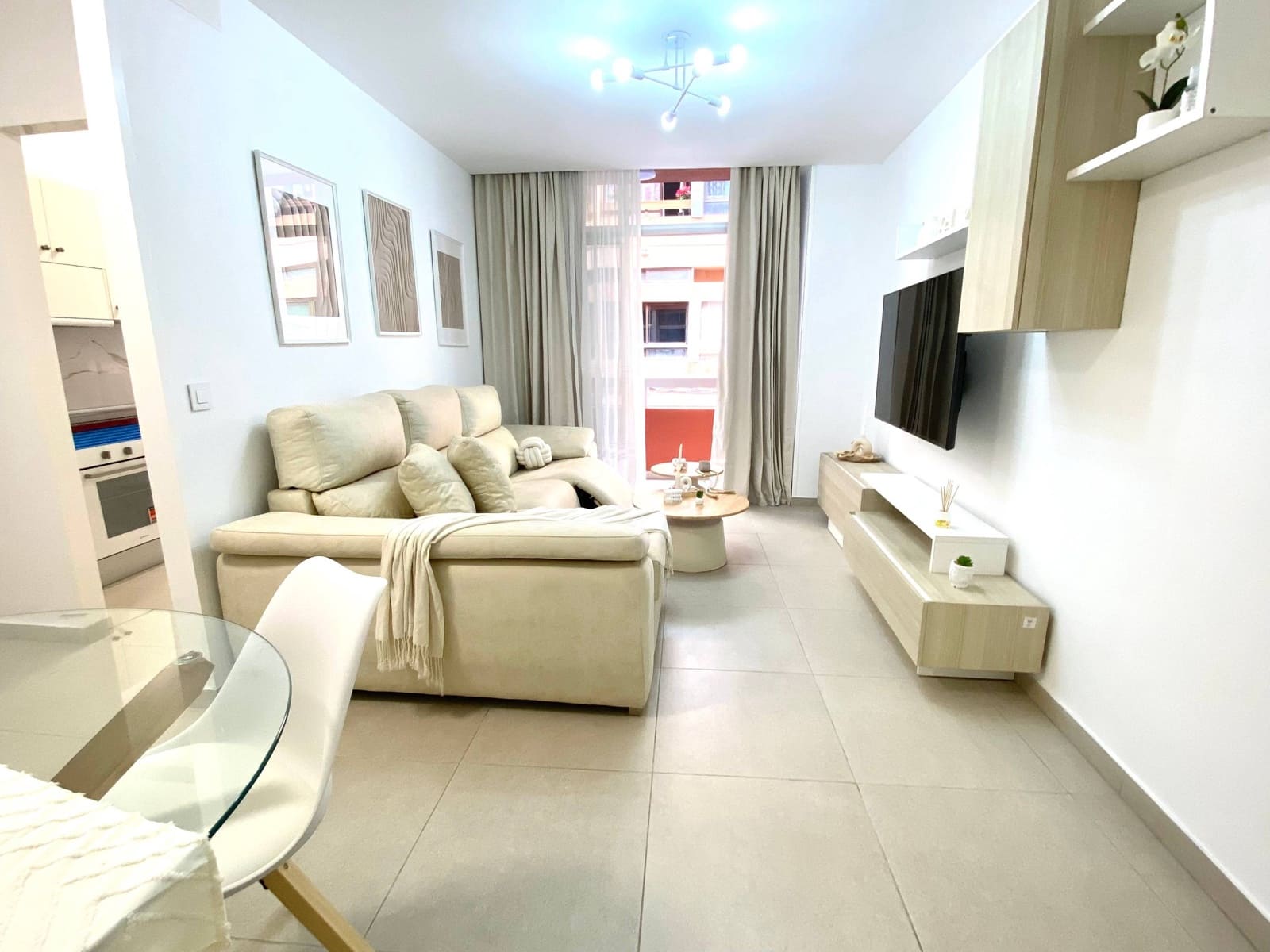 Piso de 2 habitaciones en Las Palmas de Gran Canaria en alquiler - 1.400 € (Ref: 9513425)