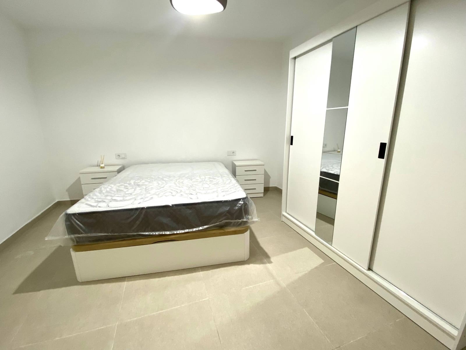 Piso de 2 habitaciones en Las Palmas de Gran Canaria en alquiler - 1.400 € (Ref: 9513425)