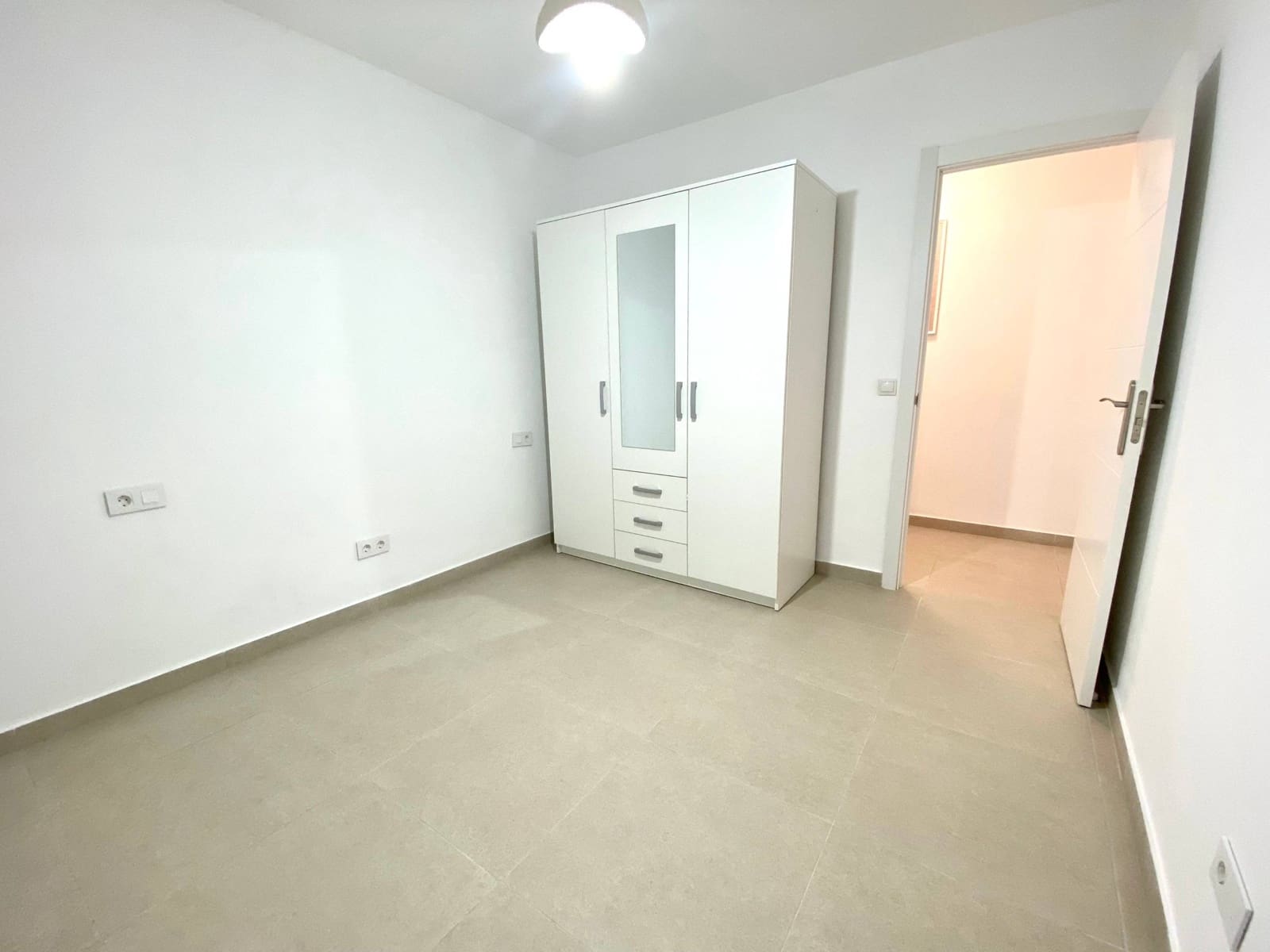 Piso de 2 habitaciones en Las Palmas de Gran Canaria en alquiler - 1.400 € (Ref: 9513425)