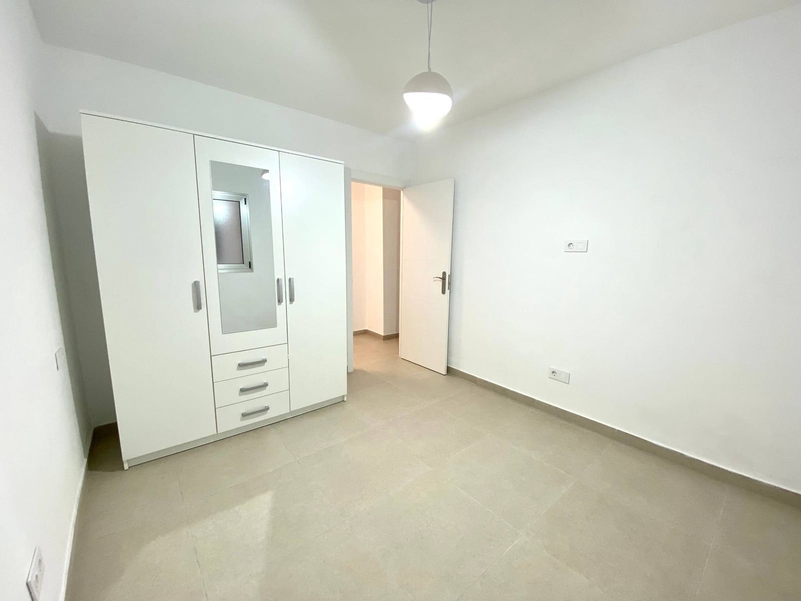 Piso de 2 habitaciones en Las Palmas de Gran Canaria en alquiler - 1.400 € (Ref: 9513425)