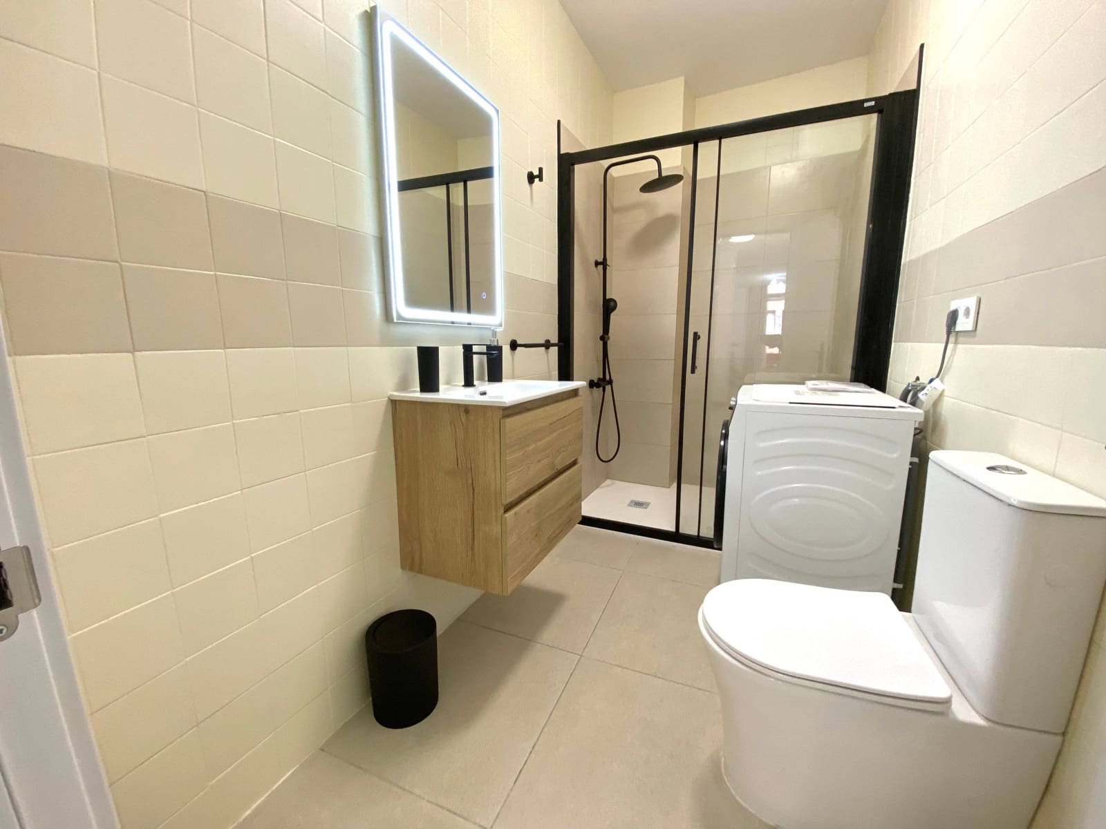 Piso de 2 habitaciones en Las Palmas de Gran Canaria en alquiler - 1.400 € (Ref: 9513425)