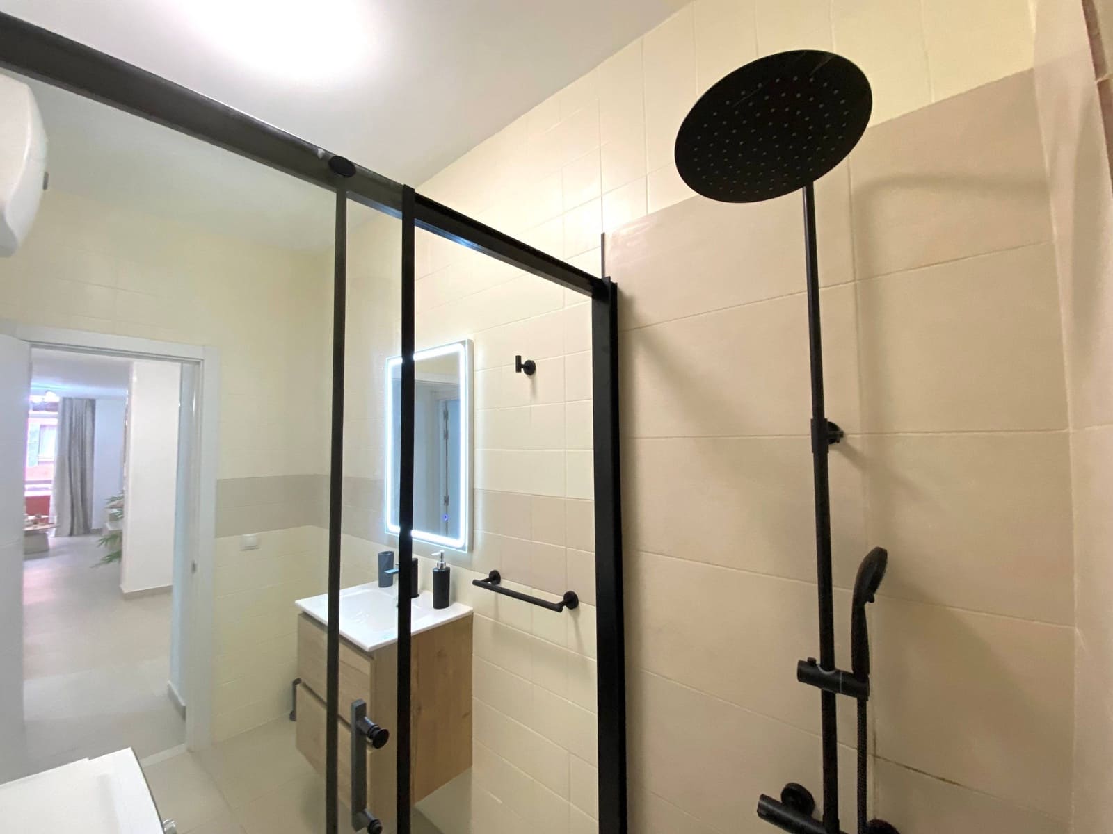 Piso de 2 habitaciones en Las Palmas de Gran Canaria en alquiler - 1.400 € (Ref: 9513425)