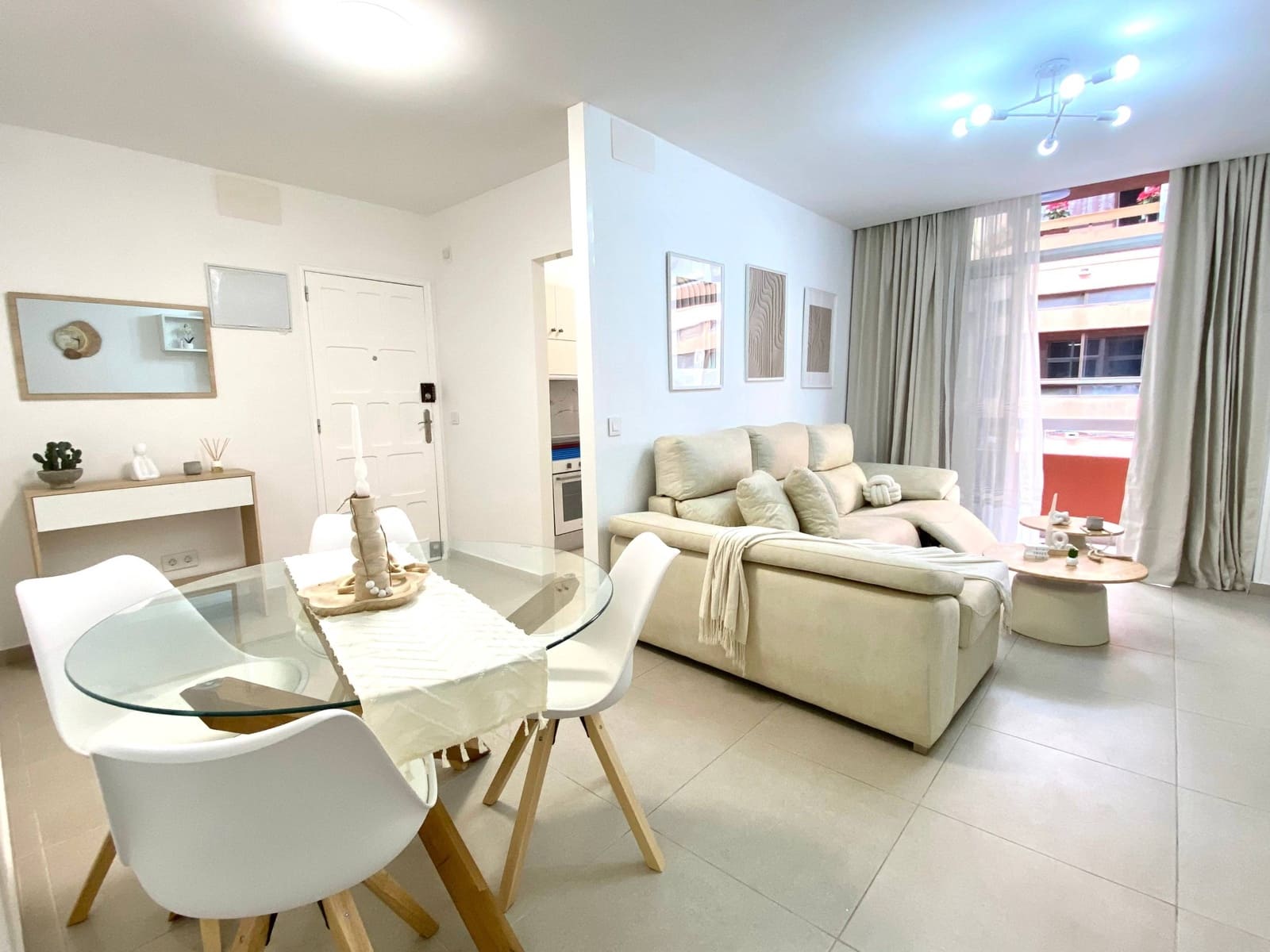 Piso de 2 habitaciones en Las Palmas de Gran Canaria en alquiler - 1.400 € (Ref: 9513425)