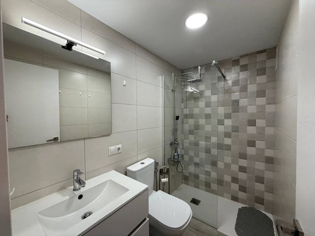 1 makuuhuone Huoneisto vuokrattavana paikassa Maspalomas, San Bartolomé de Tirajana mukana uima-altaan - 1 100 € (Ref: 9513426)