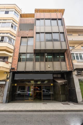 Komercyjne na sprzedaż w Las Palmas de Gran Canaria - 1 900 000 € (Ref: 9513428)