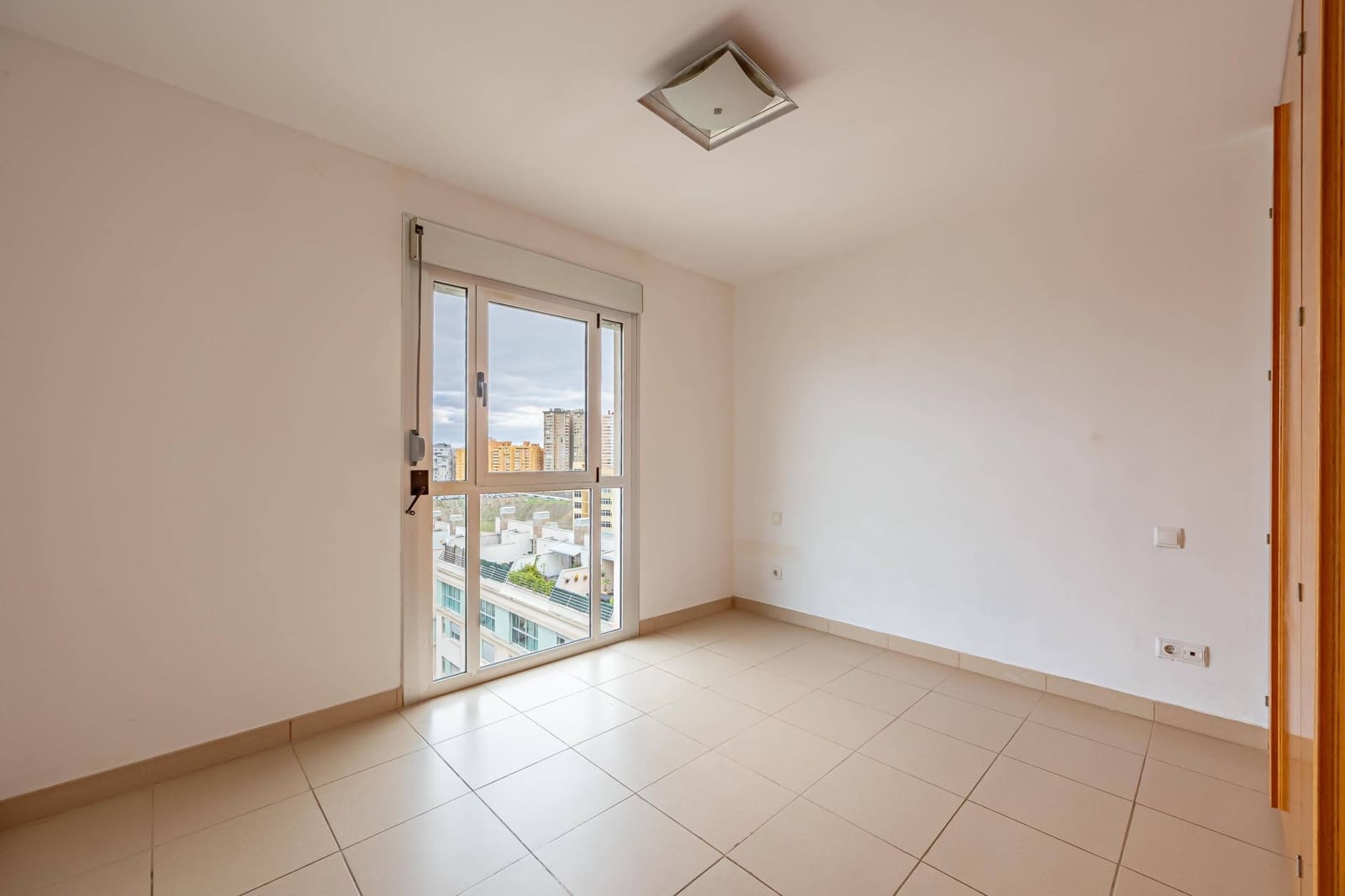 2 makuuhuone Asunto myytävänä paikassa Las Palmas de Gran Canaria mukana 
autotalli - 290 000 € (Ref: 9518914)