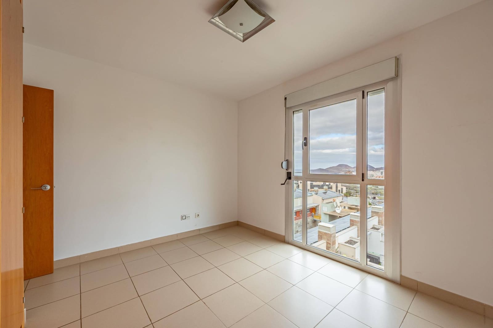 2 makuuhuone Asunto myytävänä paikassa Las Palmas de Gran Canaria mukana 
autotalli - 290 000 € (Ref: 9518914)